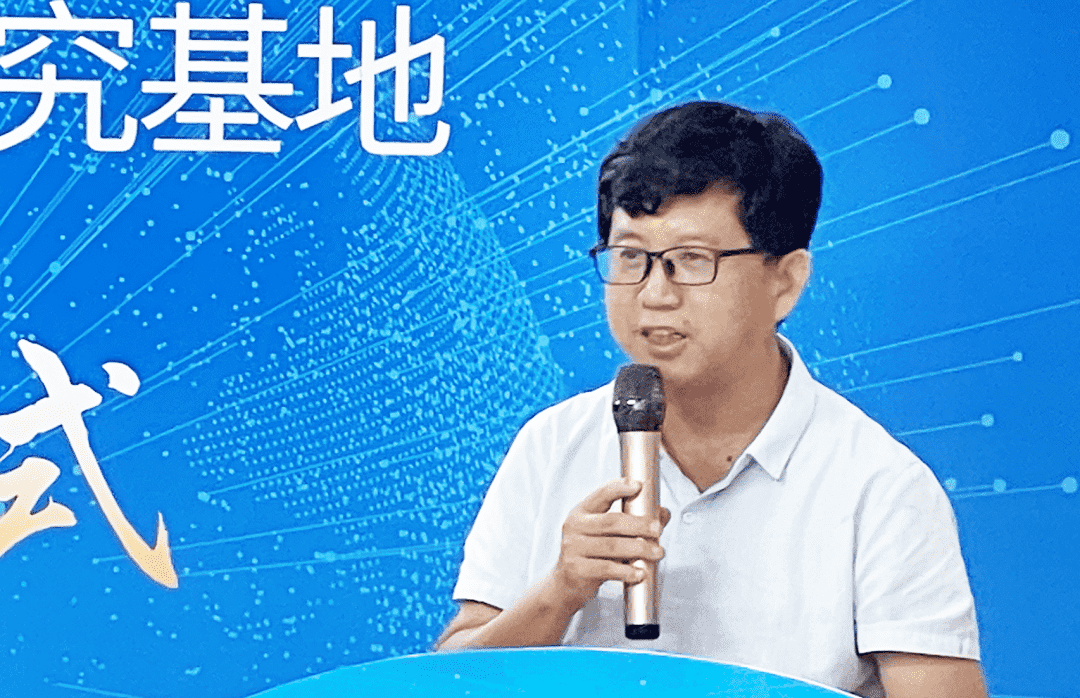 北京青少年法律与心理咨询服务中心，心理问题诊疗研究基地在我院揭牌