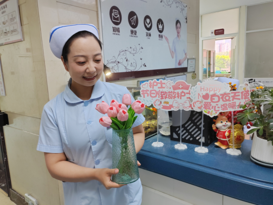 5.12国际护士节|走访慰问白衣天使
